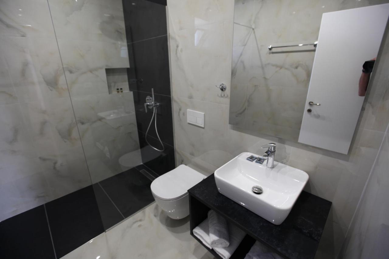 Sea Breeze Villa Sarandë Exterior foto