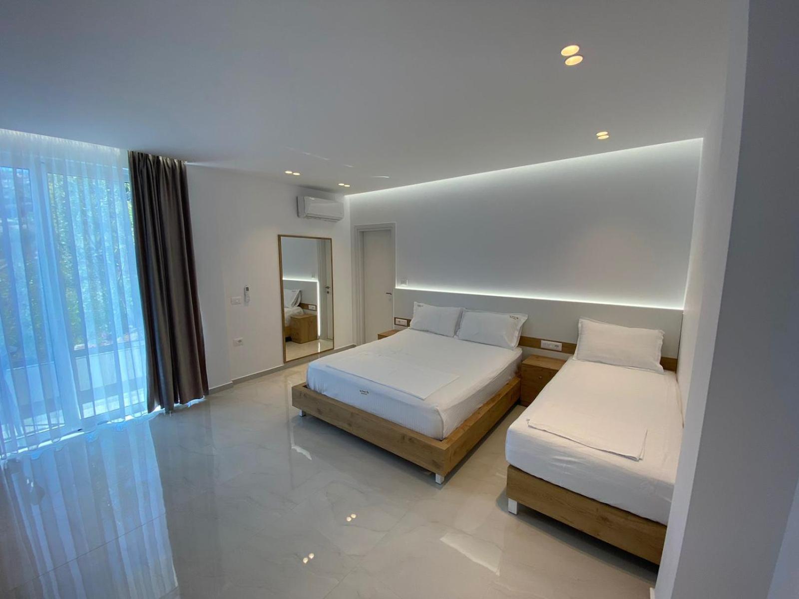 Sea Breeze Villa Sarandë Exterior foto