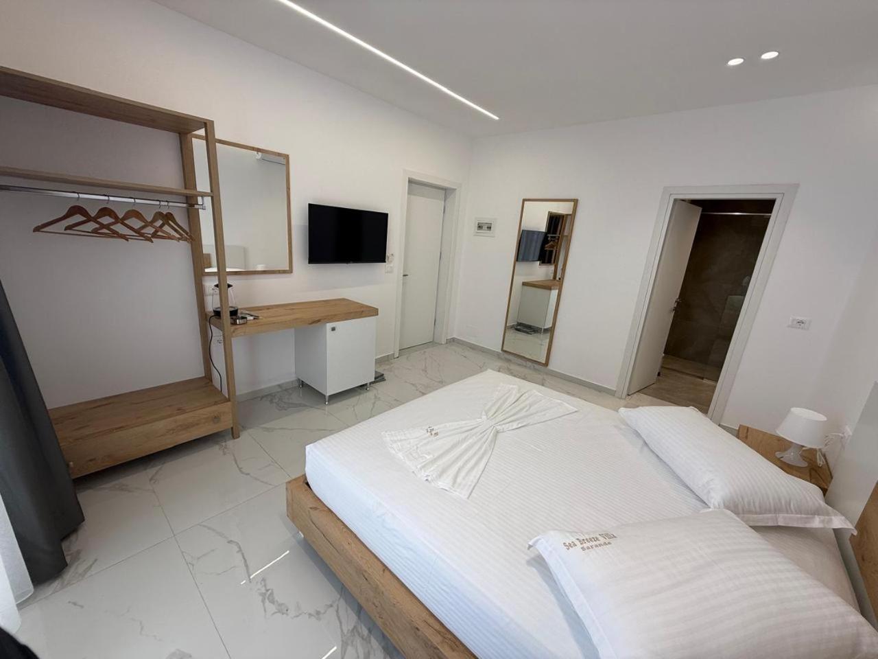 Sea Breeze Villa Sarandë Exterior foto